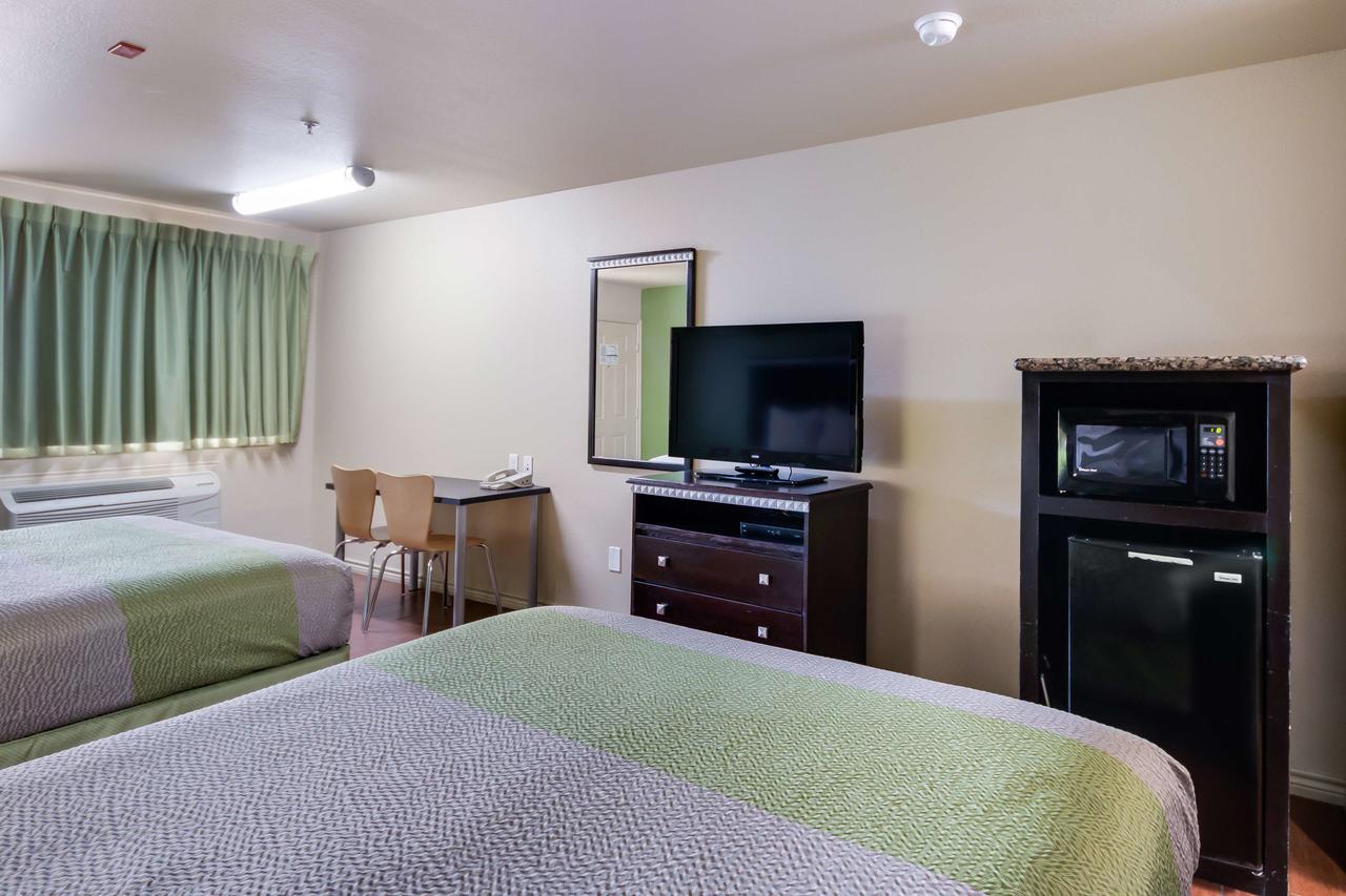 Motel 6 フローレスヴィル  エクステリア 写真