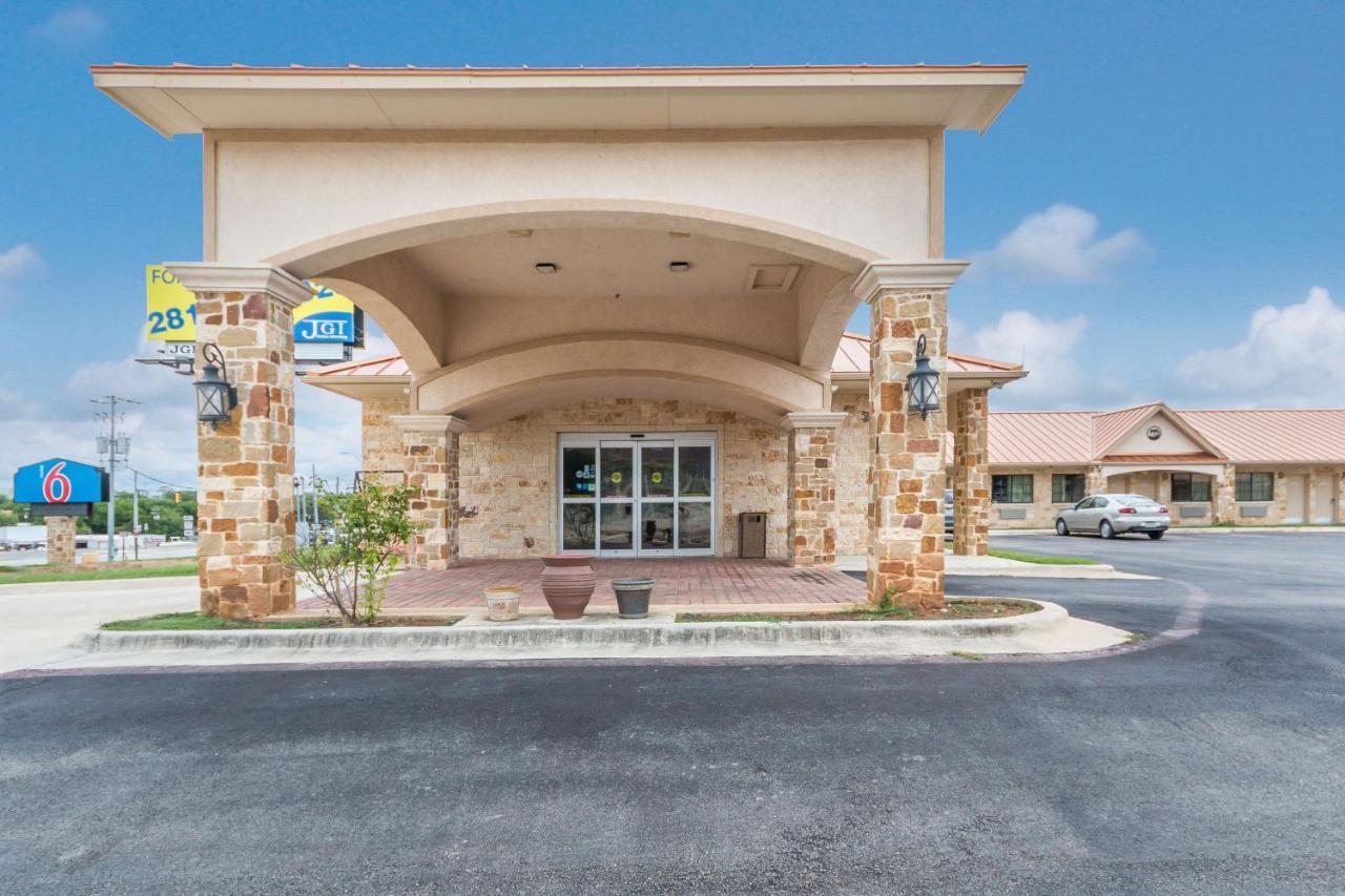 Motel 6 フローレスヴィル  エクステリア 写真